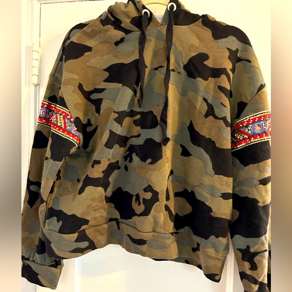 Zara Sweaters - Zara Camo Sweatshirt with arm detail